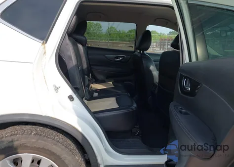 2017 Nissan Rogue S z USA, uszkodzony, nr VIN KNMAT2MVXHP590367